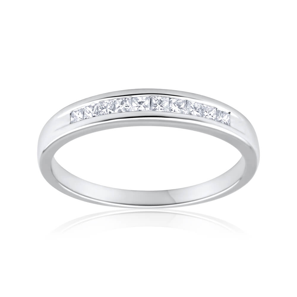 9ct White Gold Diamond Ring Set With 10 Princess Cut Diamonds