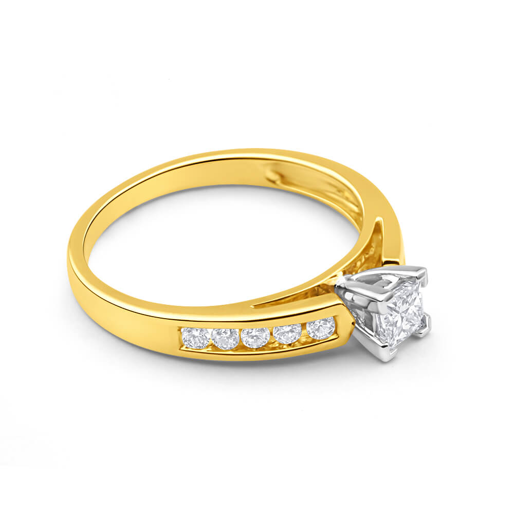 9ct Yellow Gold & White Gold Ring With 0.5 Carats Of Diamonds