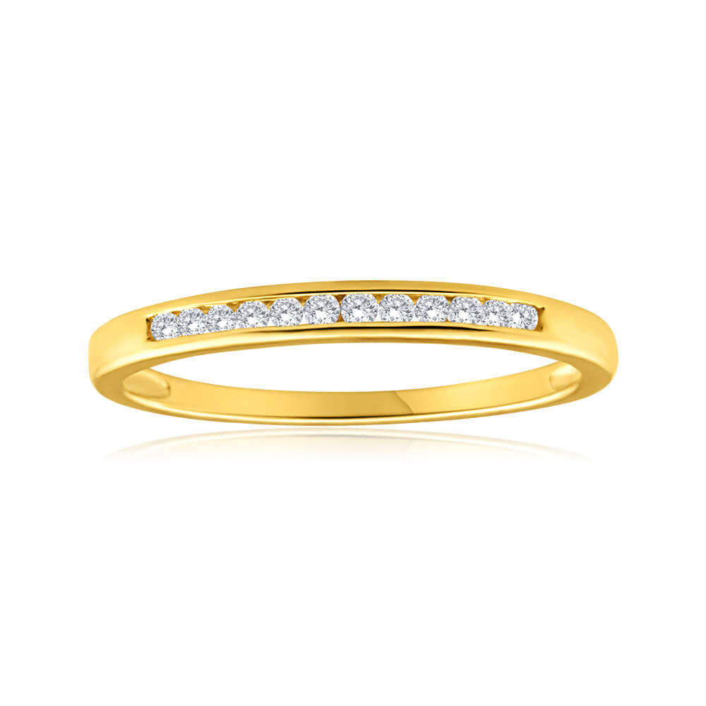 9ct Yellow Gold Diamond Ring Set with 12 Brilliant Diamonds