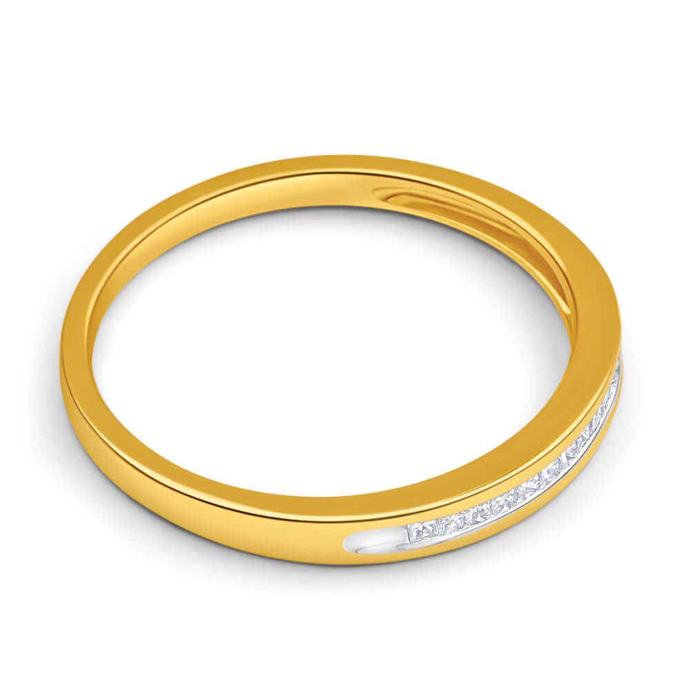 9ct Yellow Gold Diamond Ring Set With 15 Princess Cut Diamonds