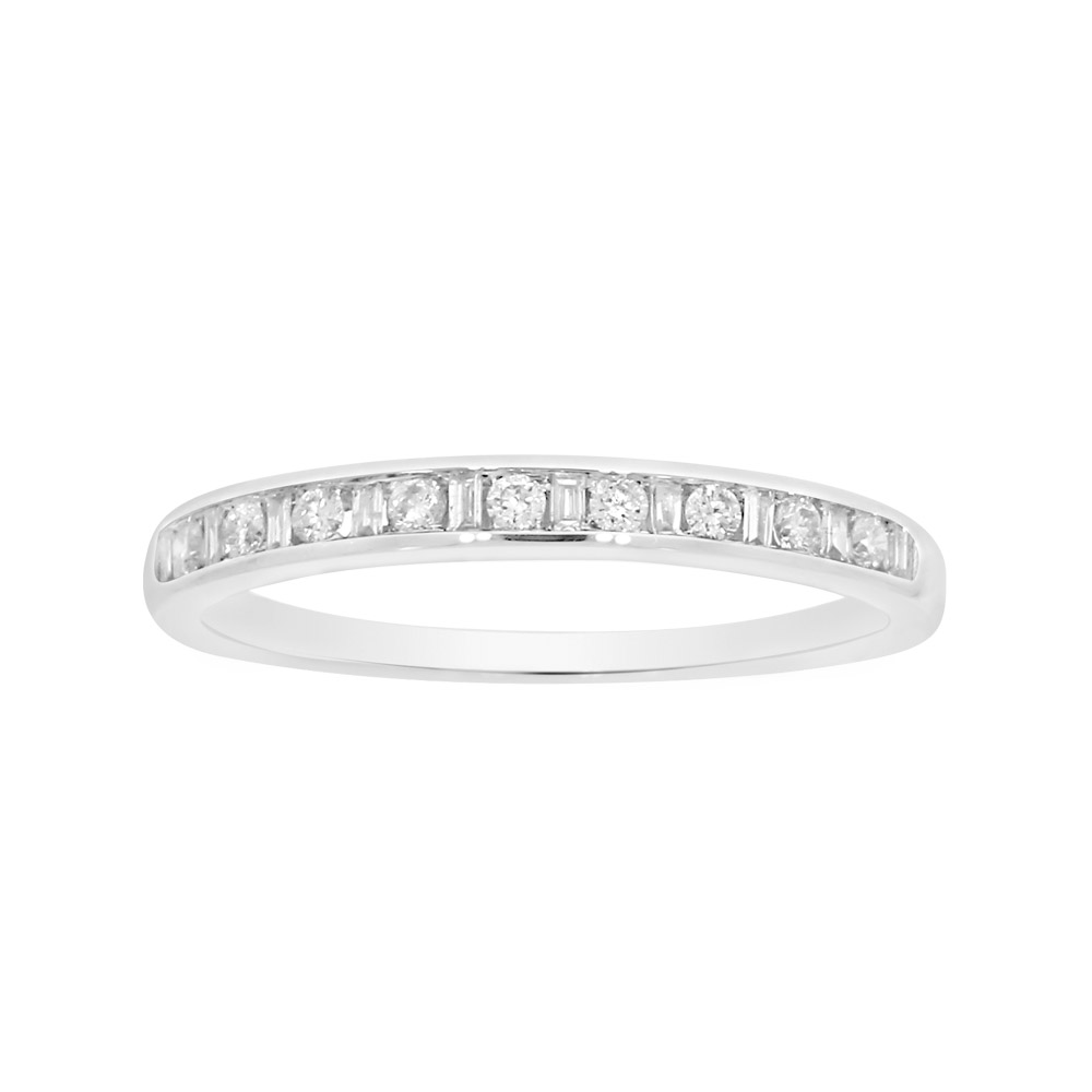 9ct White Gold Ring with 9  Brilliant Diamonds and 10 Baguette Diamonds